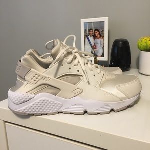 nike huarache cream